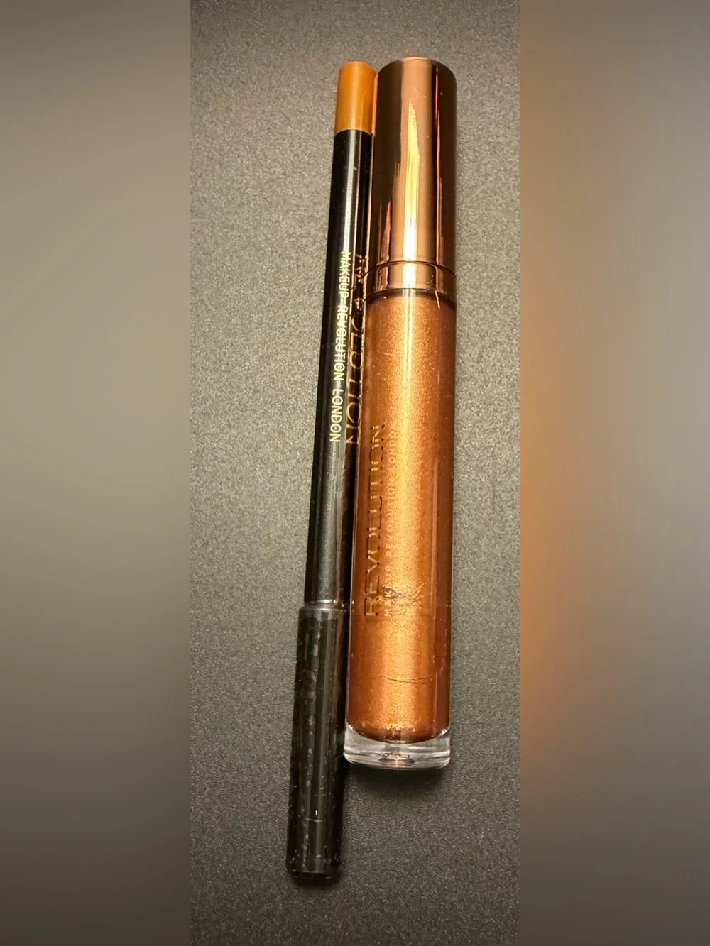 Revolution Retro Luxe Metallic Lip Kit
